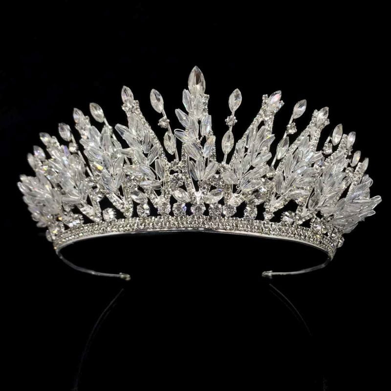 tiara crown - Emilia