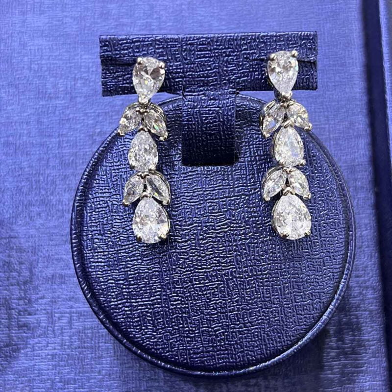 fall wedding jewelry Kinsley model a branch of zircon stones wraps around the neck Earring