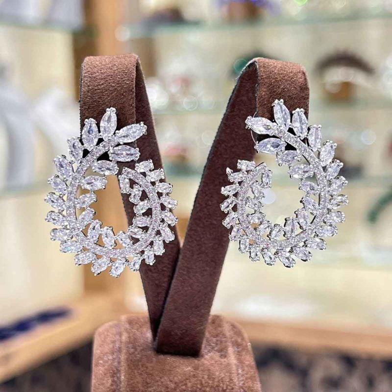 bridal cluster earrings Jasmine A popular model compatible with all evening dresses and wedding dresses real