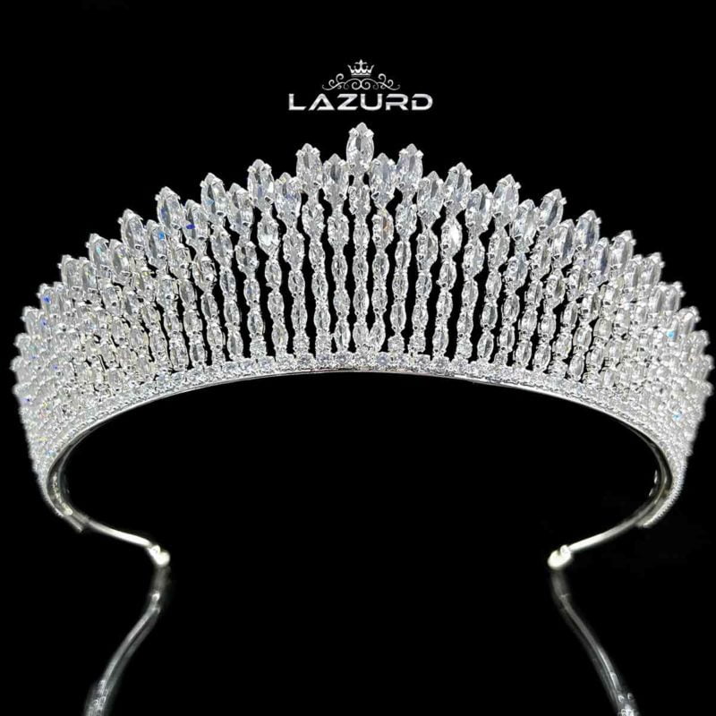 a beautiful crown Stella Rows of marquise stones