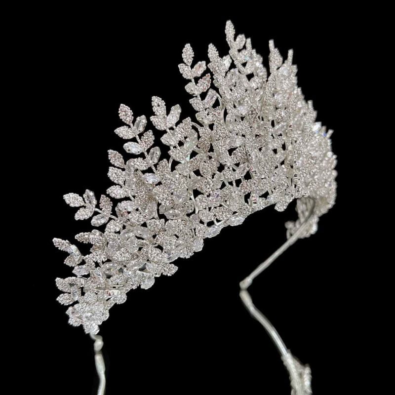 big tiara Melany 3 suitable with Off white and white for wedding dress side picture