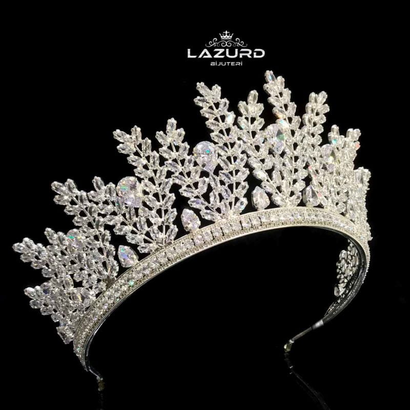 marriage crown Delilah model saide