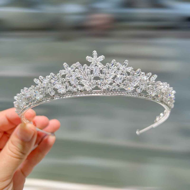 Cute Tiaras for Special Events – real photo